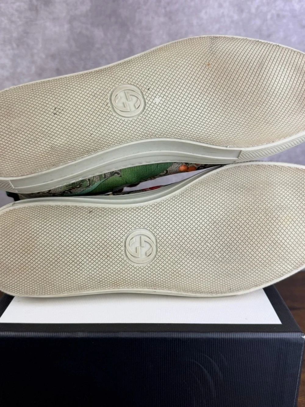 Gucci gg supreme